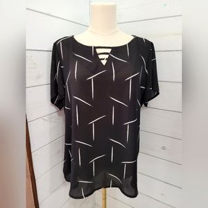 Apt. 9 Black and White Silky Top Size Large